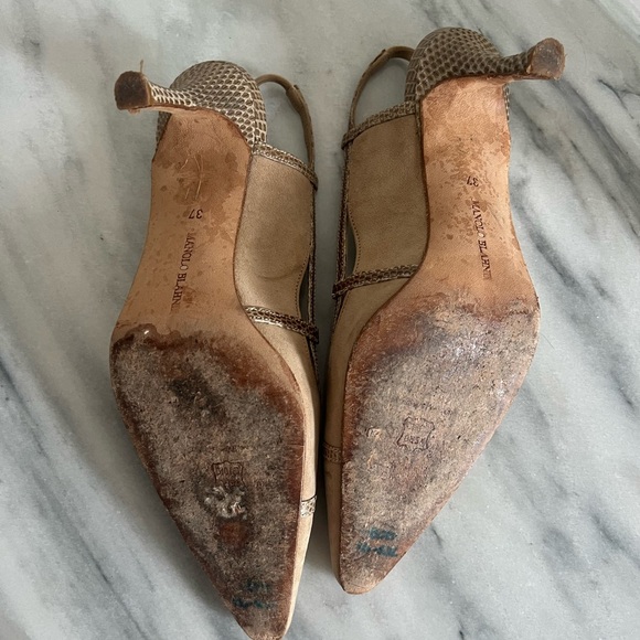 Manolo Blahnik Suede Slingback Pumps - Picture 5 of 5